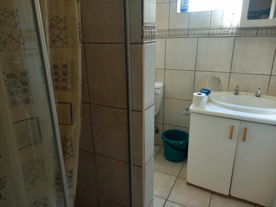 2 Bedroom Property for Sale in Kannoniers Park North West